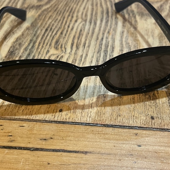 Stylish Oval Sunglasses Set of 4 - Picture 4 of 6